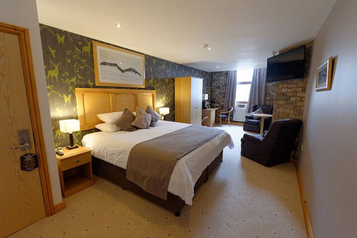 Room 8 of 94