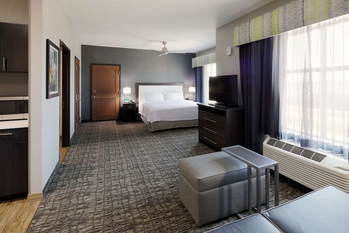 Room 12 of 25