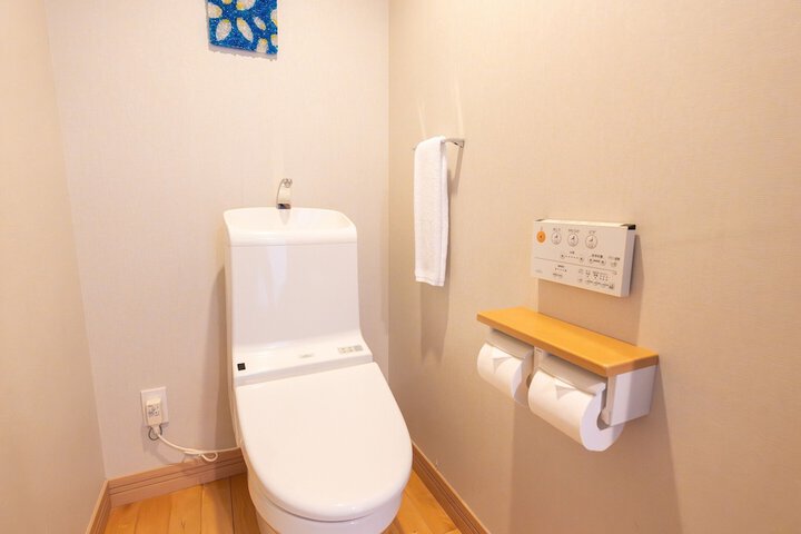 Room 145 of 299
