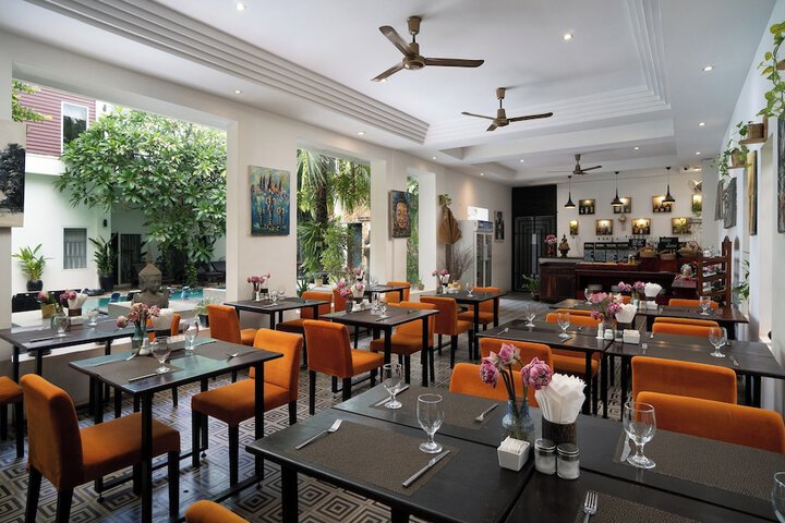 Dining 92 of 132