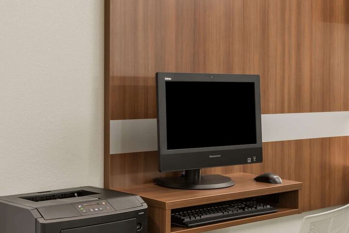 Business Center 17 of 17