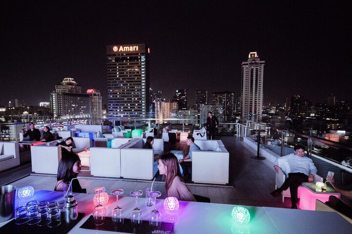 Lounge 118 of 135