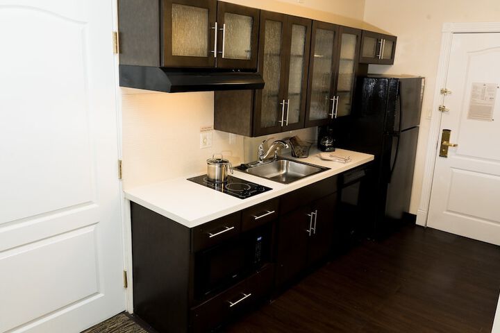 2 Queen Beds Studio Suite (7 of 16)