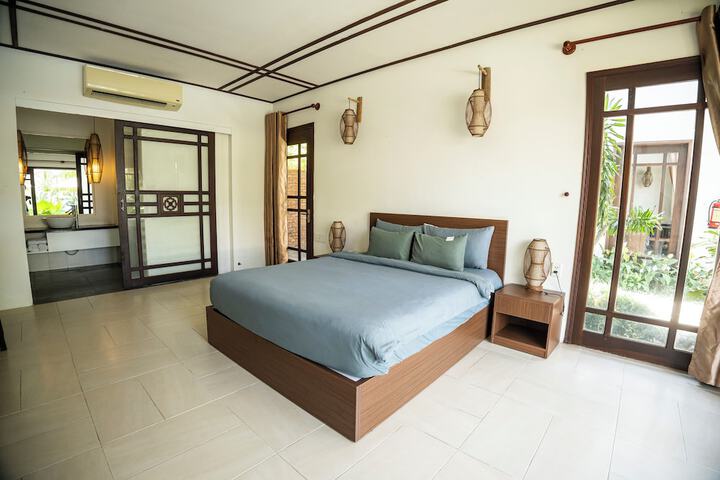 Room 12 of 42