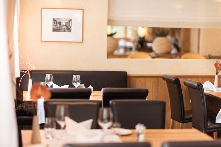 Dining 54 of 78