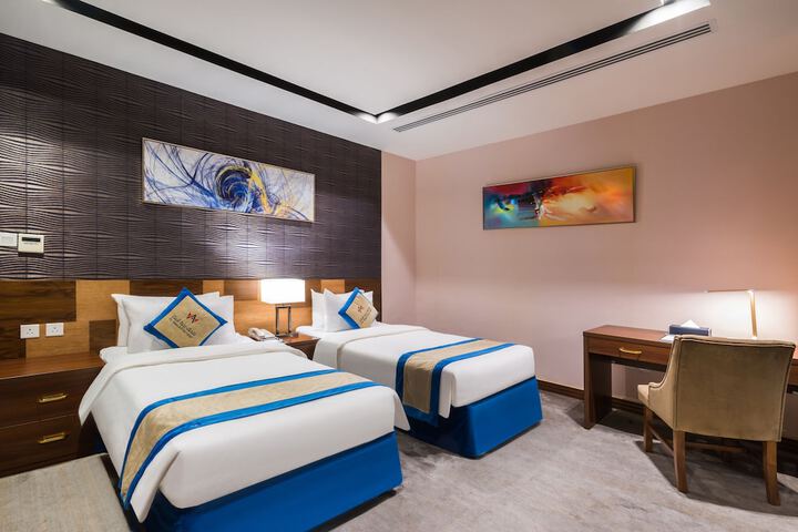 Room 15 of 52