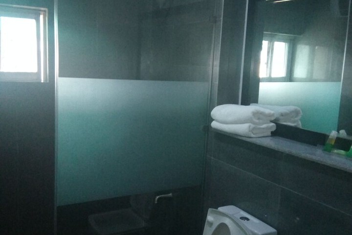 Room 16 of 29