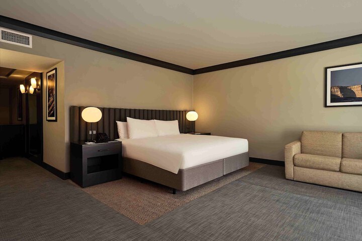 Room 83 of 267