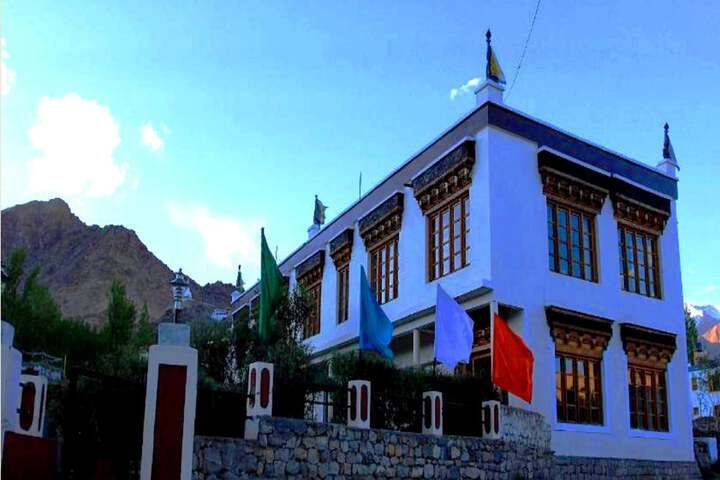 TIH Hotel Mahay Palace
