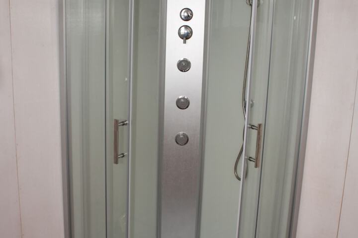 Room 17 of 26
