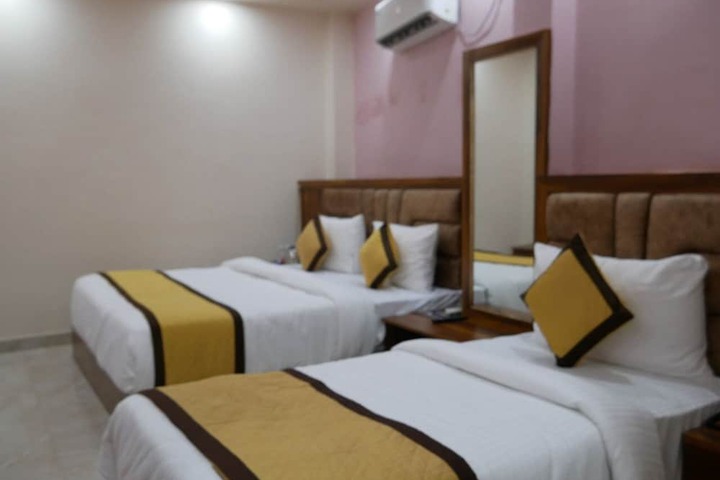 Room 17 of 22