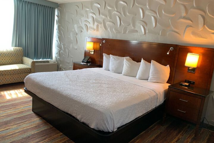 Standard Single King Bed (1 of 2)