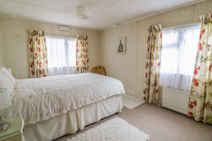 Room 4 of 4