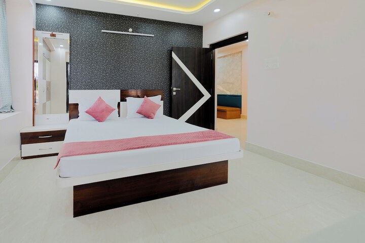 Room 14 of 37