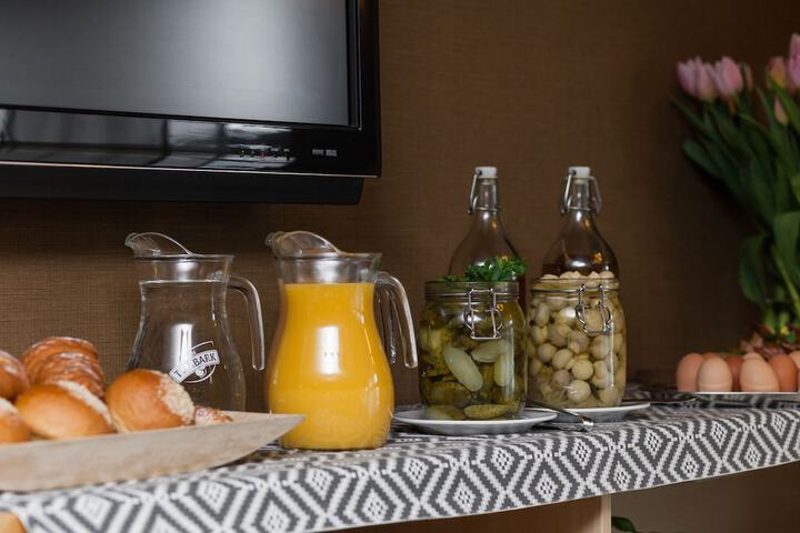 Breakfast/Coffee Service 22 of 47