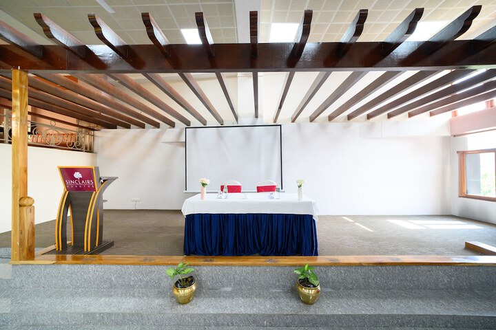 Ballroom/Hall 61 of 70