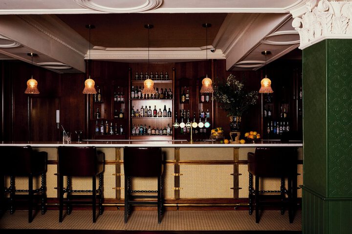 Lounge 70 of 81