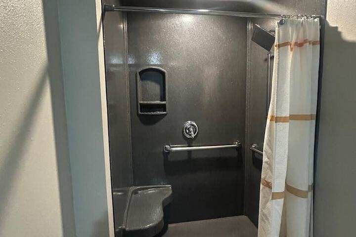 Room 6 of 51