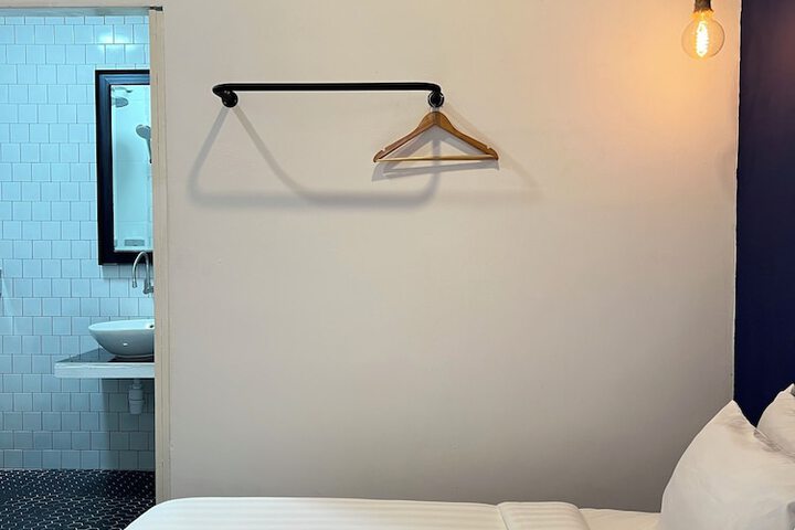 Room 72 of 122
