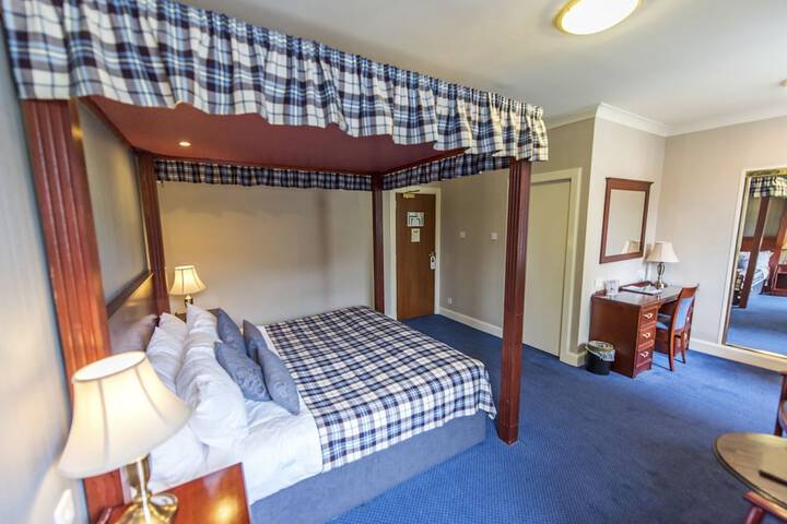 Room 47 of 118
