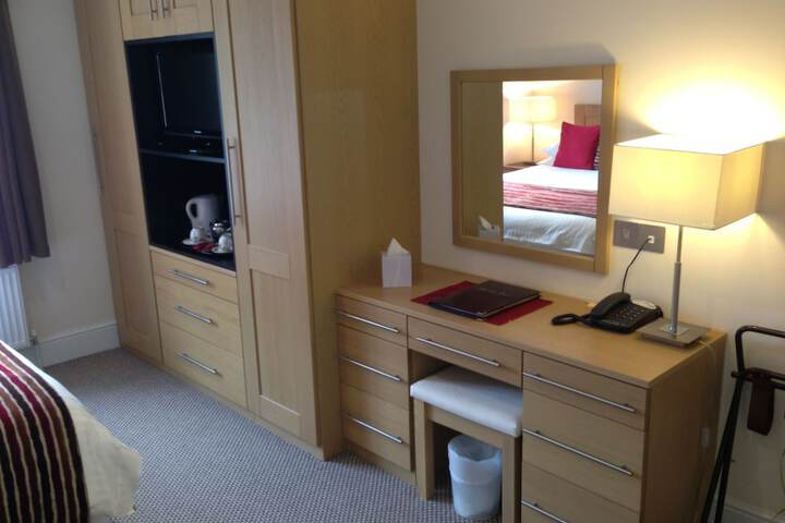 Room 5 of 46