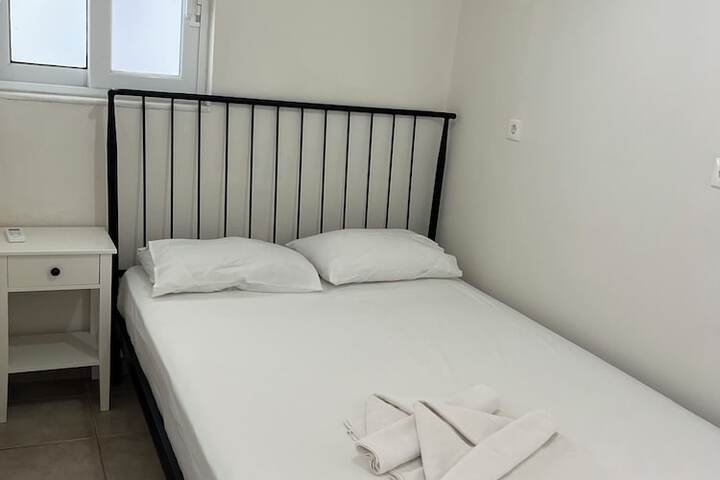 Room 35 of 96
