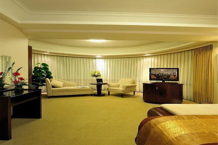 Room 22 of 42