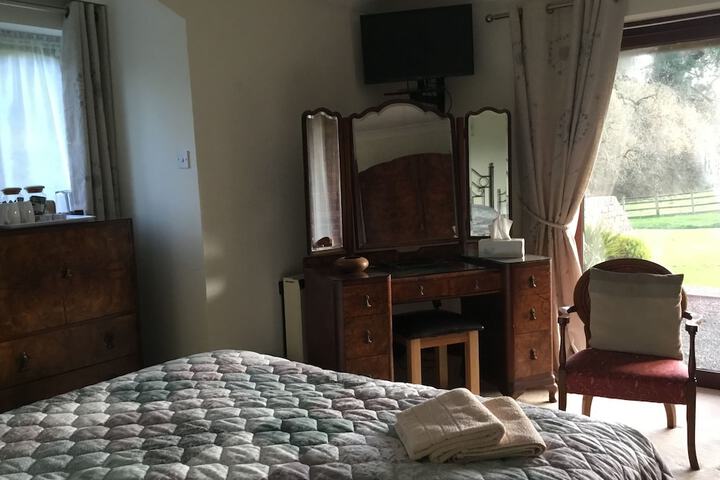 Room 4 of 35