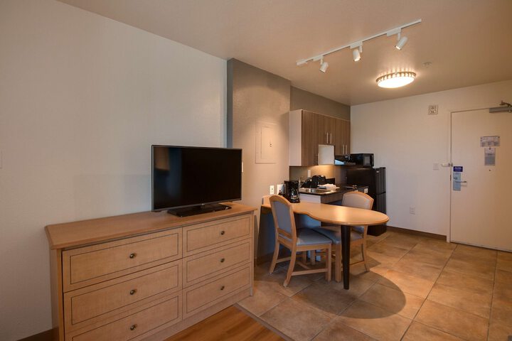 Room 17 of 44