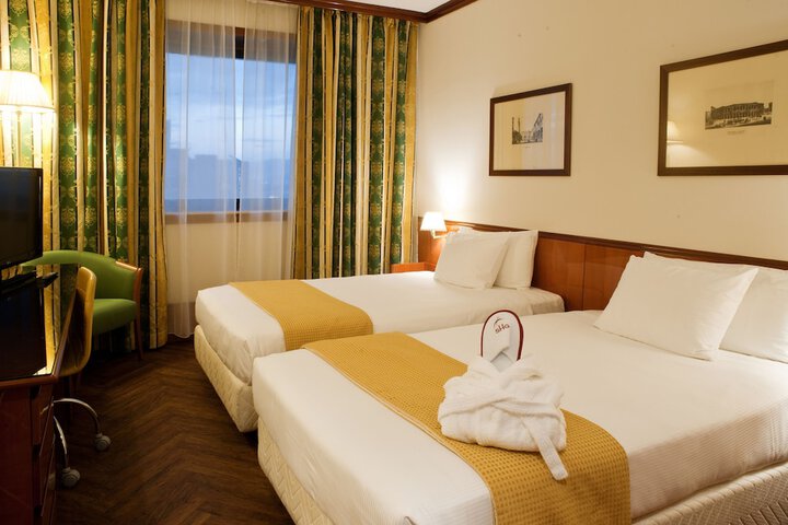 Room 21 of 43