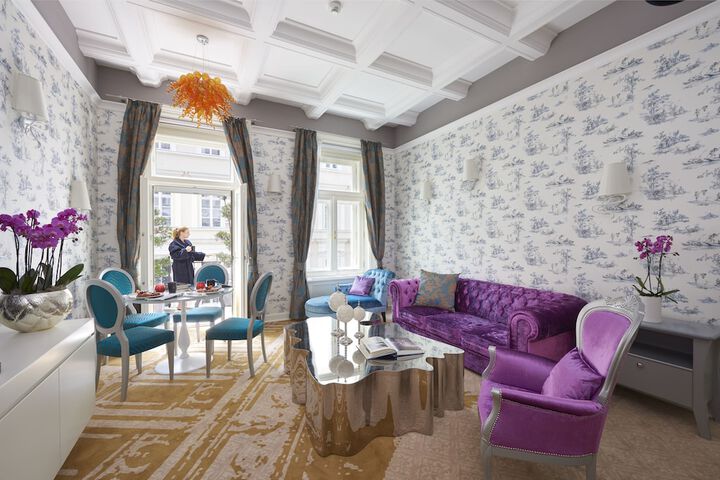 Room 31 of 168
