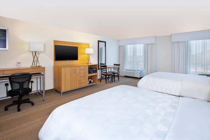 2 Queen Beds (4 of 8)
