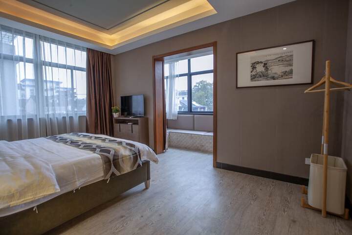 Room 6 of 43