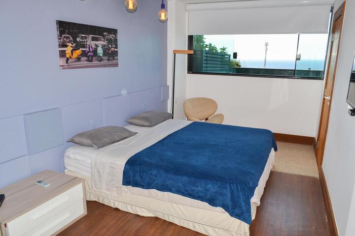 Room 33 of 146