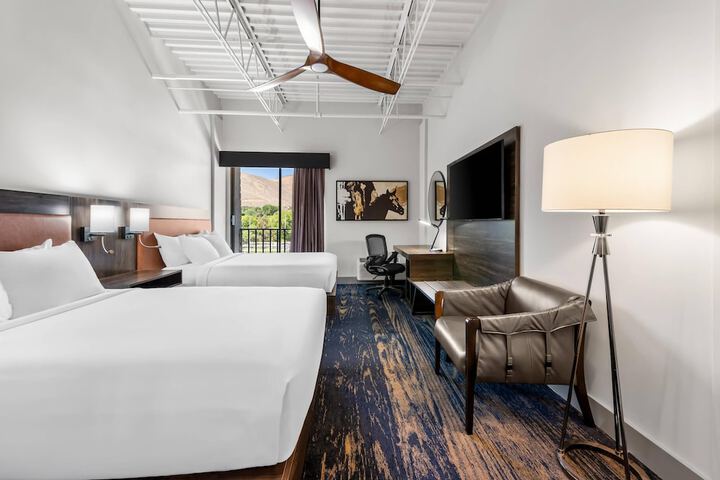Room 20 of 32
