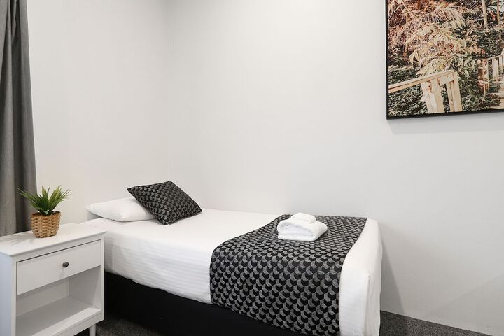 Room 53 of 80