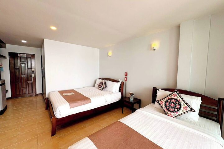 Room 55 of 211