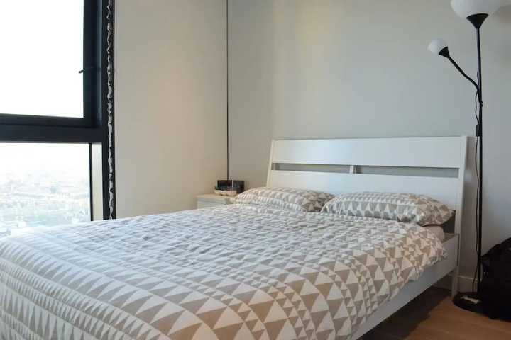 Room 2 of 9