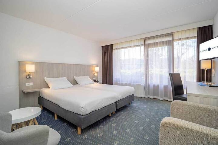Room 8 of 32