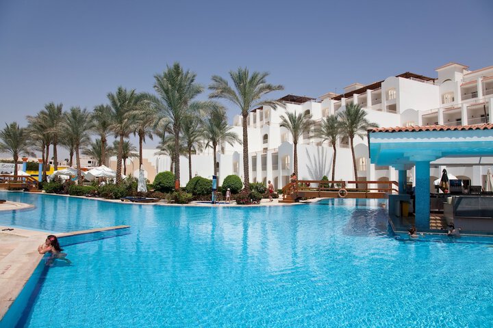 Pools & Facilities