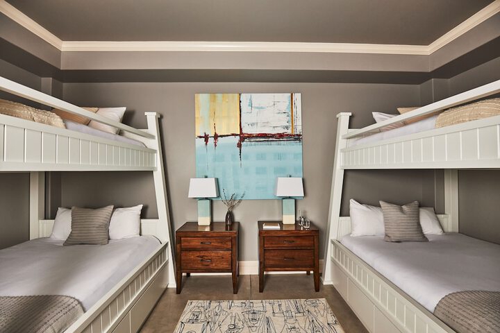 Room 19 of 382