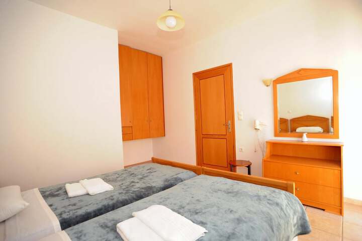 Room 13 of 47