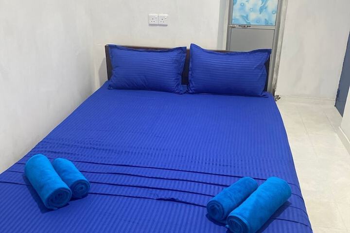 Room 8 of 47