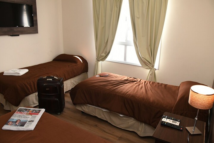 Room 27 of 76