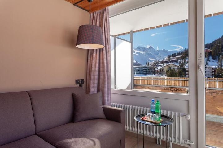 Room 4 of 10