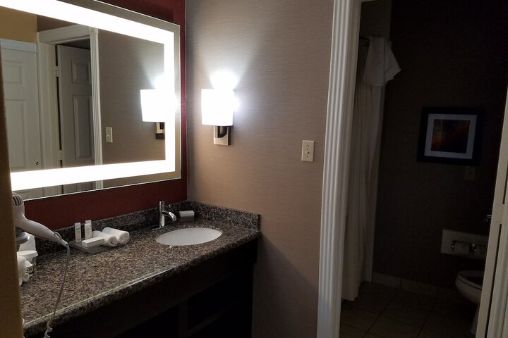 2 Bedrooms Suite King Bed 2 Queen Beds 2 Bathrooms Sofa Living Area Kitchen (2 of 22)