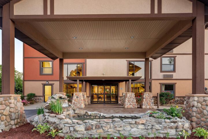 Hotel 63 of 63