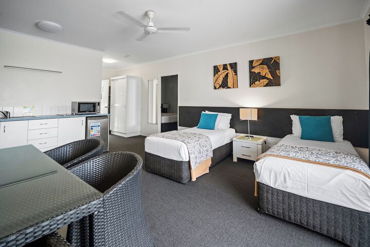Room 16 of 44