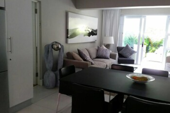 Room 8 of 12