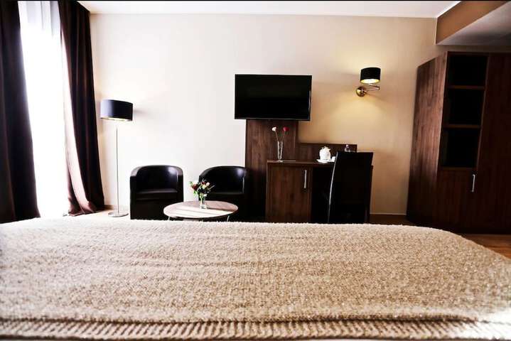 Room 5 of 34